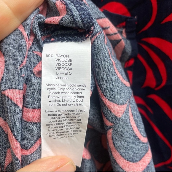 GAP Women’s Navy Red Pattern 3/4 Sleeve Flowy Lightweight Blouse Size Large - Picture 10 of 10